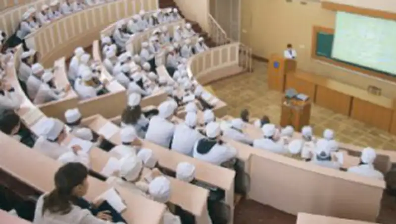 Жамбылским студентам медвузов ищут спонсоров