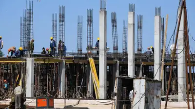 Застройщиков в Атырауской области арестовали по делу о хищении 650 млн тенге, фото - Новости Zakon.kz от 15.09.2023 09:54