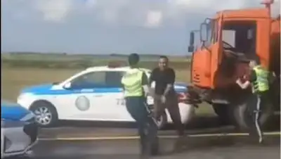 Водитель КамАЗа, Нур-Султан, фото - Новости Zakon.kz от 03.06.2022 00:39