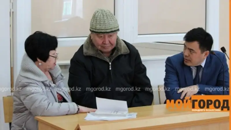 За вымогательство взятки в 430 тысяч тенге арестован чиновник в Уральске