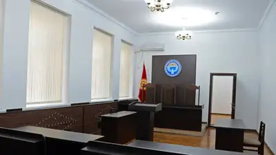 В Бишкеке задержали судью за получение взятки: ранее он рассматривал дело журналиста, фото - Новости Zakon.kz от 22.10.2023 00:13