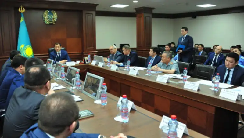 Букмекерские конторы мы закрыть не можем. Но они должны работать в правовом поле - Ногаев