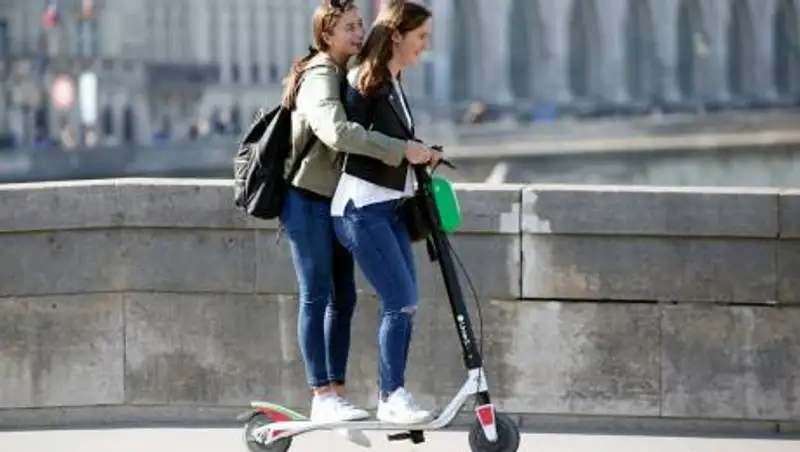 Микромобильный транспорт: Надо ли бороться с самокатчиками?