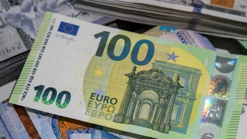 Стоимость евро в обменниках Казахстана доходит до 509 тенге