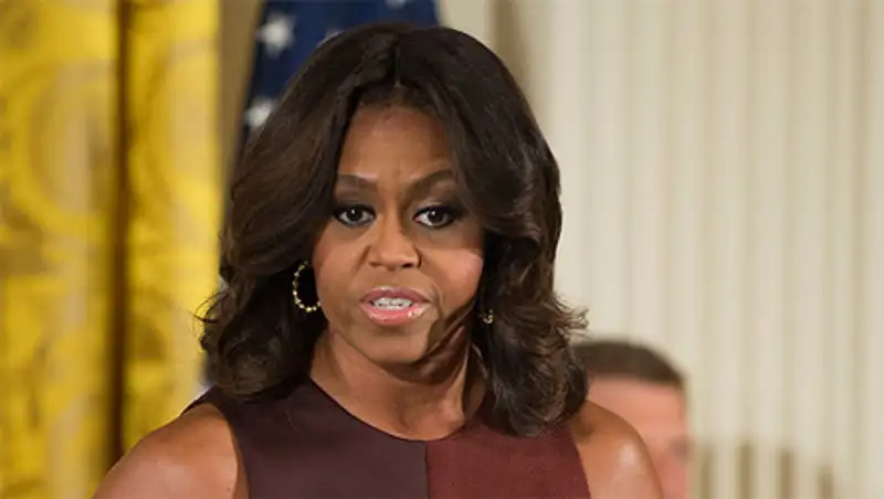 Школьники США отплевываются от еды Мишель Обамы