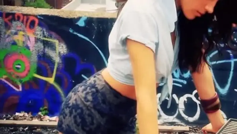 Интим-фото Меган Маркл с гамбургером могут помешать Кейт Миддлтон выиграть суд