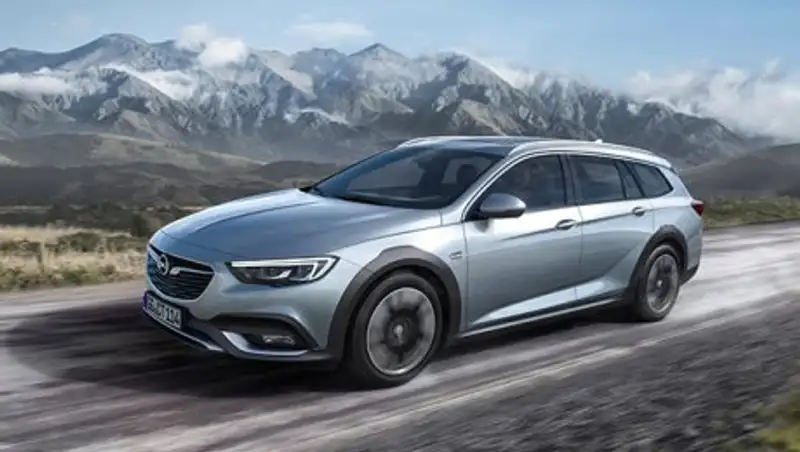 Новая Insignia стала проходимым универсалом