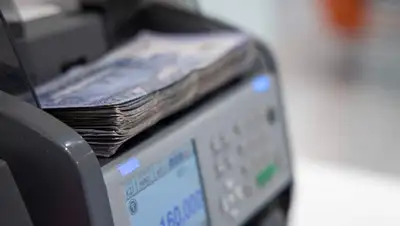 торги на бирже, фото - Новости Zakon.kz от 04.03.2022 15:48