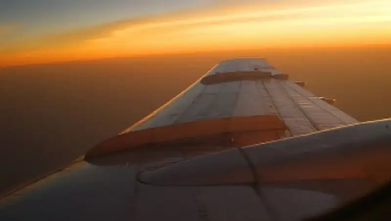 Самолет, летевший из Бишкека в Астану, совершил посадку в аэропорту Караганды