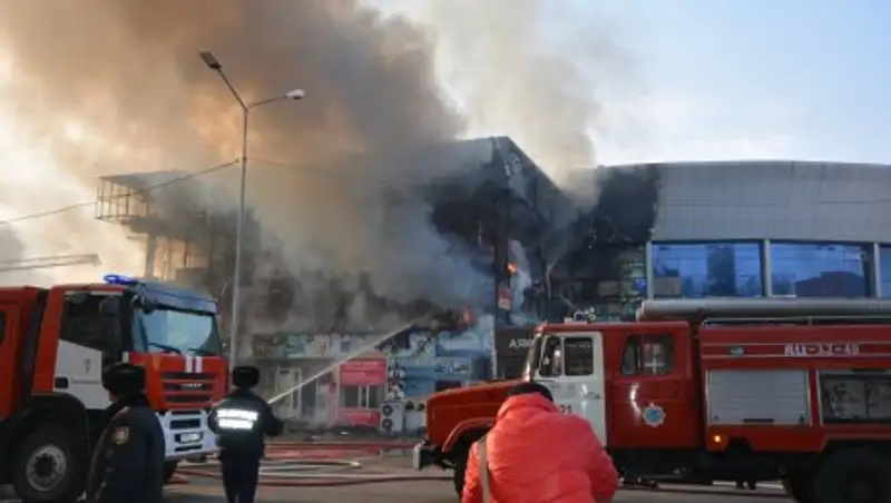 Озвучена точная площадь пожара в торговом доме Талдыкоргана