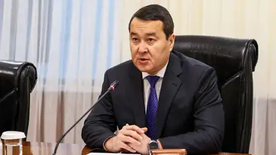 "Посмотрите, где играют дети!" Смаилов показал чиновникам фото домов, построенных по госпрограмме, фото - Новости Zakon.kz от 07.02.2023 11:56