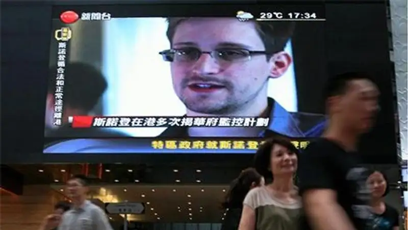 Эдвард Сноуден обнял американский флаг на обложке известнейшего IT-журнала