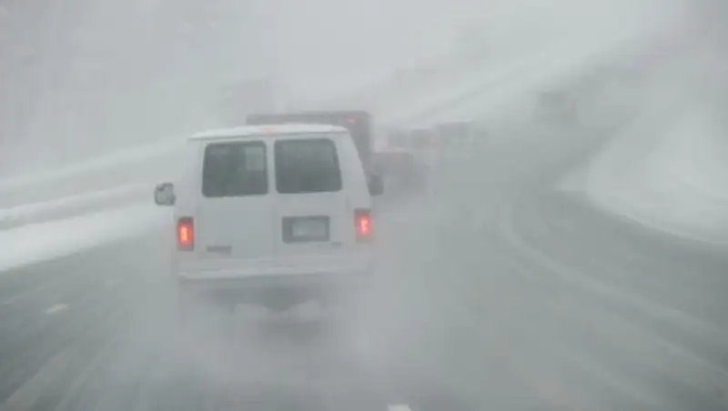 Из-за метели и гололеда в Алматинской области сохраняется ограничение движения