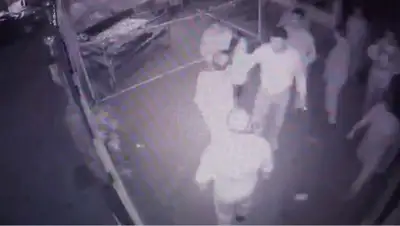 драка возле кафе  , фото - Новости Zakon.kz от 22.08.2022 09:14