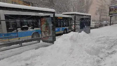 маршрутный автобус казахстан, фото - Новости Zakon.kz от 15.02.2022 11:23