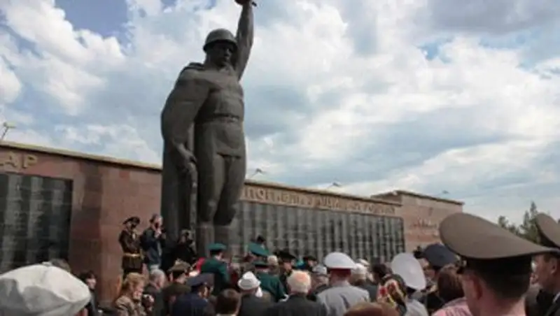 День Победы в Костанае сопровождается праздничным шествием