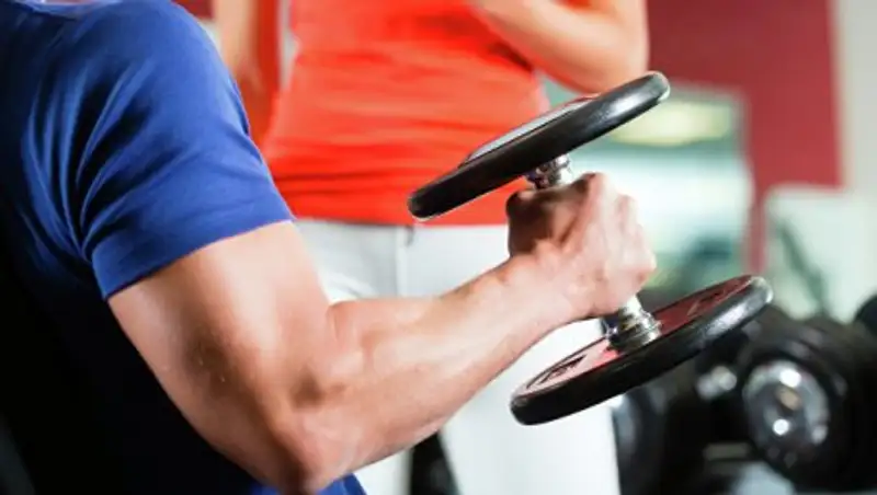 Китаец показал, как сделал из пьющего отца "гуру фитнеса"