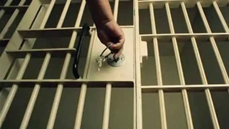 Столичные полицейские в Таразе задержали подозреваемого в совершении разбойных нападений, фото - Новости Zakon.kz от 05.11.2013 21:55