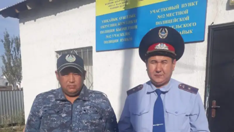 Женщина родила в полицейской машине