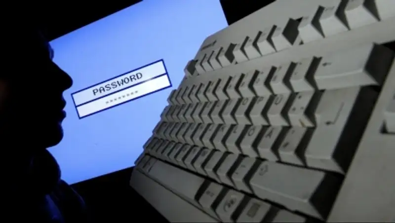 Хакеры из РФ пытались получить данные о санкциях против Москвы, утверждает Bloomberg