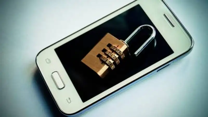 Специалист объяснил, что делает смартфон уязвимым для хакеров