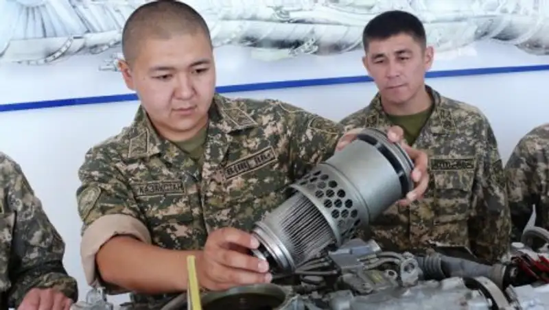 В Вооруженных Силах Казахстана проходит курсовая подготовка военнослужащих