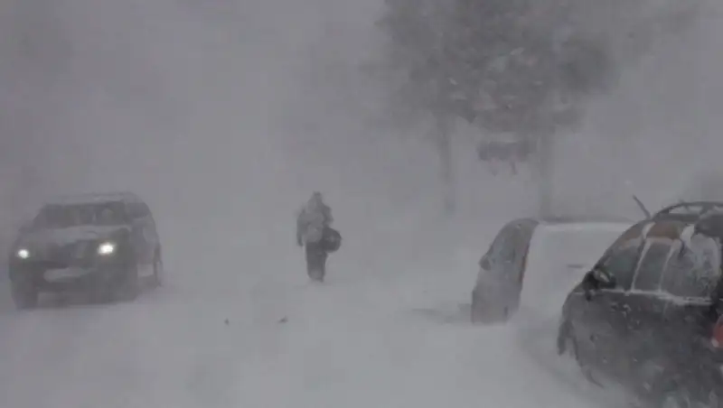 Для 11 областей Казахстана объявили штормовое предупреждение