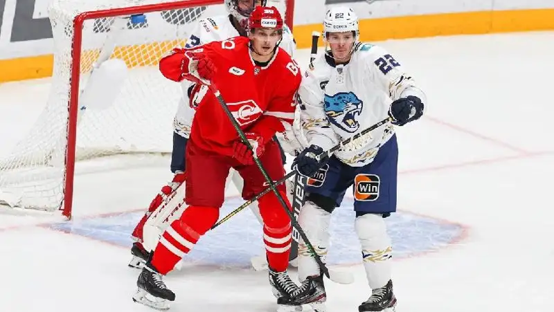 Главный тренер Андрей Скабелка поблагодарил хоккеистов