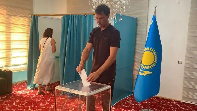 казахстанцы голосуют за рубежом  , фото - Новости Zakon.kz от 05.06.2022 11:38