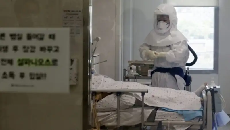 Еще два человека скончались от коронавируса в Южной Корее