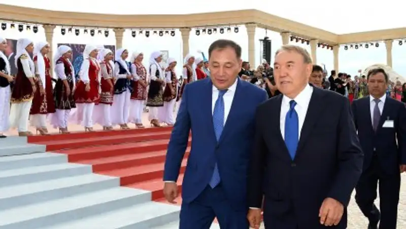 Президент осмотрел набережную Актау