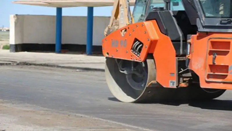 Мурат Зейнабилов: Строительство дороги Актау-Жетыбай-Шетпе завершится в 2017 году, фото - Новости Zakon.kz от 27.05.2015 18:18