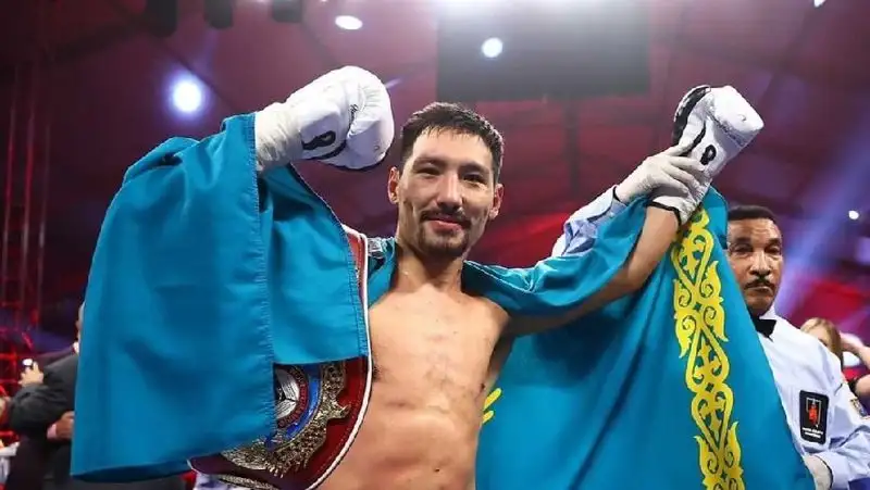 Головкин поздравил Алимханулы с титулом чемпиона WBO