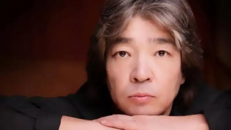 Еркеш Шакеев поздравил с праздником открыткой, сделанной дочерью