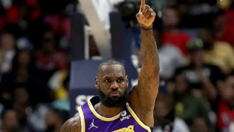 Баскетболист Леброн Джеймс вошел в список миллиардеров