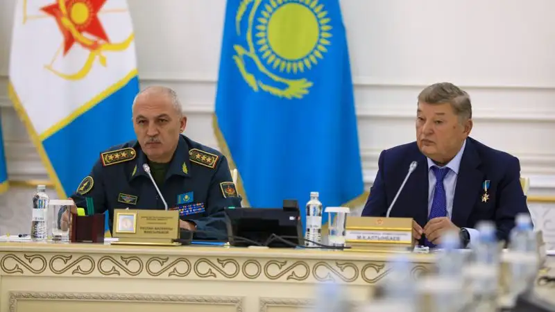 Министр обороны встретился с ветеранами Вооруженных сил