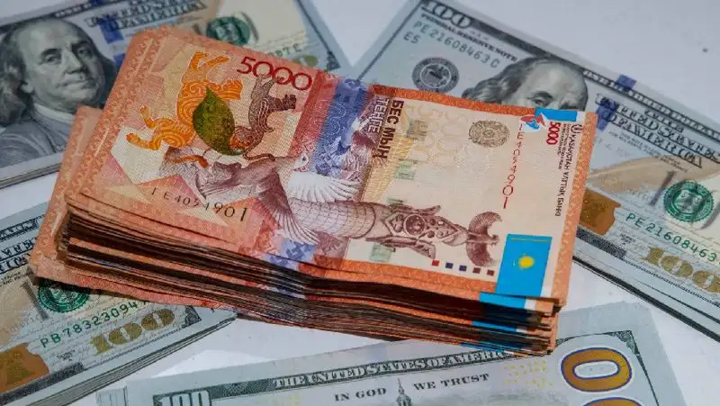 Курс доллара вырос еще на 5,75 тенге
