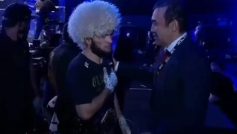 Карим Масимов лично поздравил Хабиба Нурмагомедова с победой