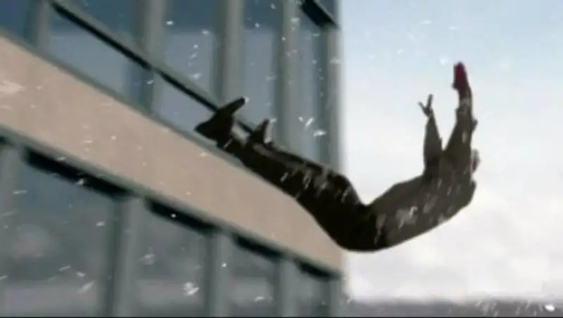 Пьяный москвич упал с 9 этажа, вызвал полицию и забыл об этом