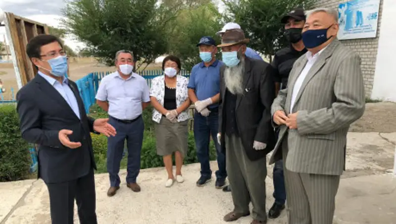 Мажилисмен обсудил с жителями ВКО проблемы отдаленных аулов