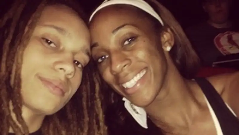 Вступившие в брак баскетболистки спустя месяц подали на развод