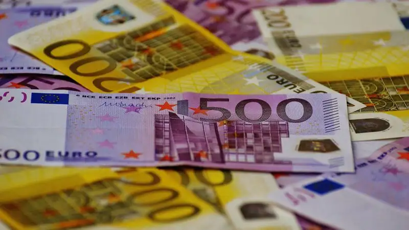 Курсы валют в обменниках Казахстана на 24 февраля