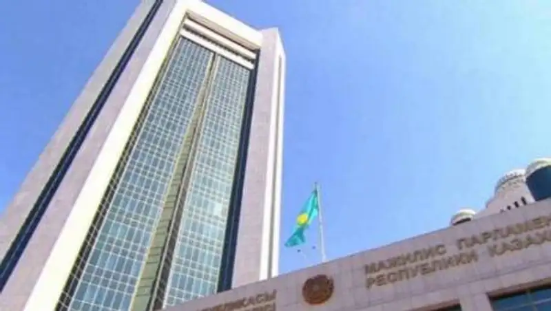 Пленарное заседание Мажилиса под председательством Нурлана Нигматулина