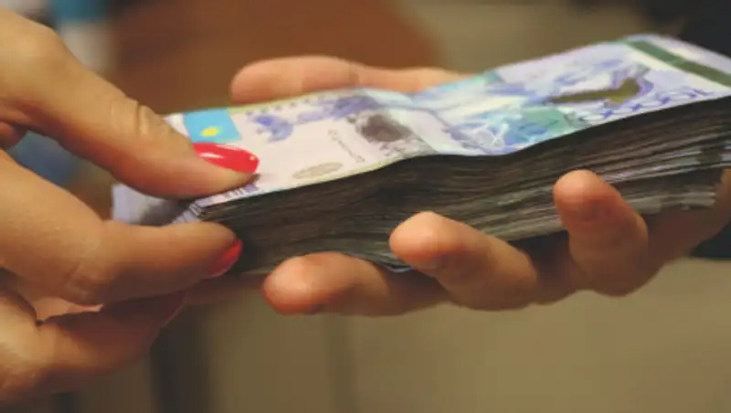 Беременная аферистка обманула сельчан на 800 тысяч тенге