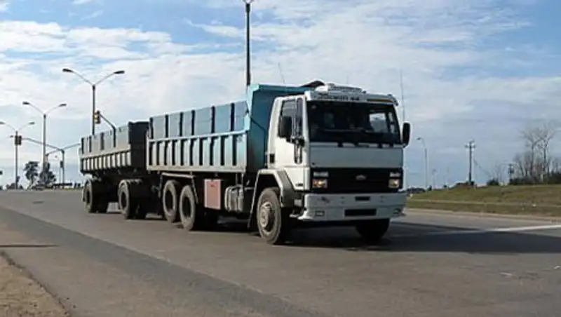 В ВКО некоторые трассы закрыли на зиму для движения грузовиков с прицепами, фото - Новости Zakon.kz от 08.11.2013 17:33