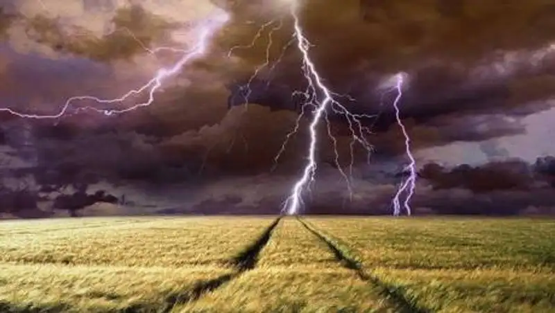 Дождь, туман и град: какая погода ожидает казахстанцев 6 июня