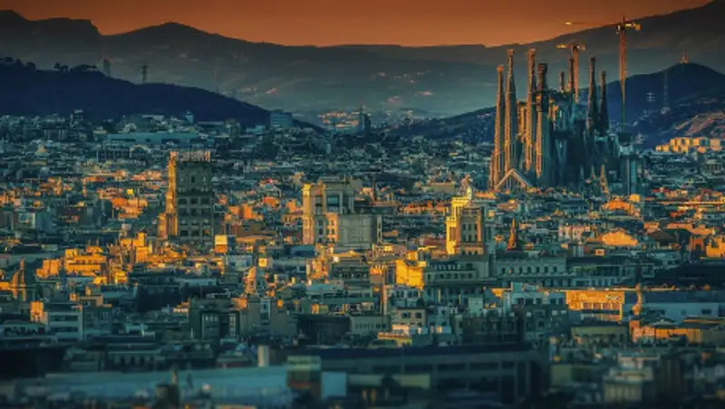 В Каталонии вводят "сухой закон" в общественных местах