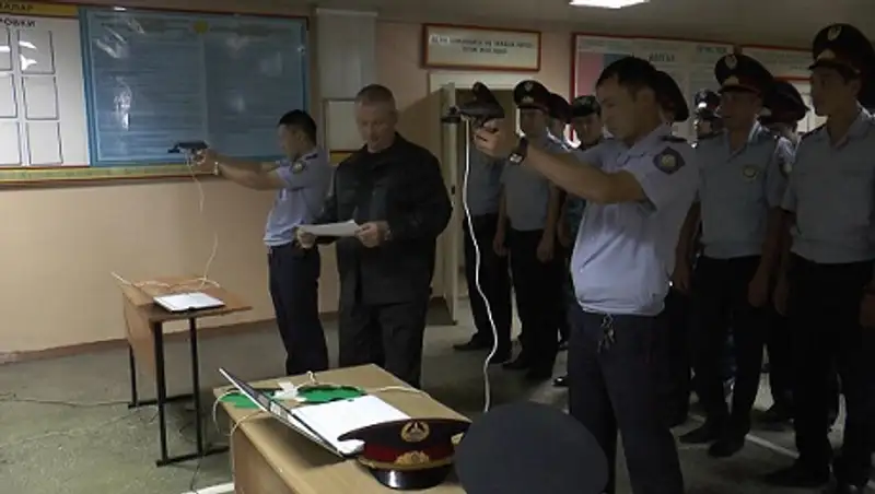 Впервые в Казахстане полиция Алматы использует в работе учебно-стрелковый тренажер «Скат»