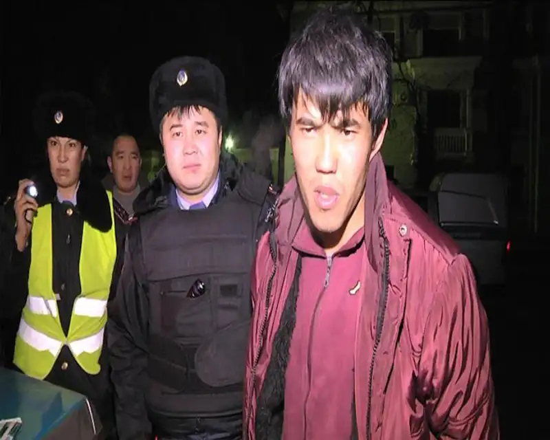 В Алматы грабитель порезал девушке лицо (фото) В Алматы грабитель порезал девушке лицо (фото), фото - Новости Zakon.kz от 05.12.2013 17:03