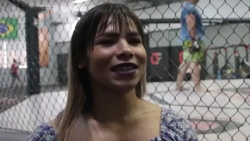 Женщина-боец победила мужчину по правилам ММА